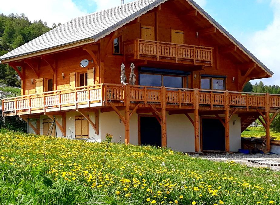 Agnieres-en-Devoluy Bed & Breakfast | Chalet TERRA LOUP