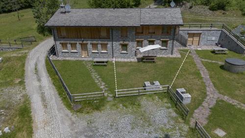 Sozzine Apartment | Chalet Tonalina