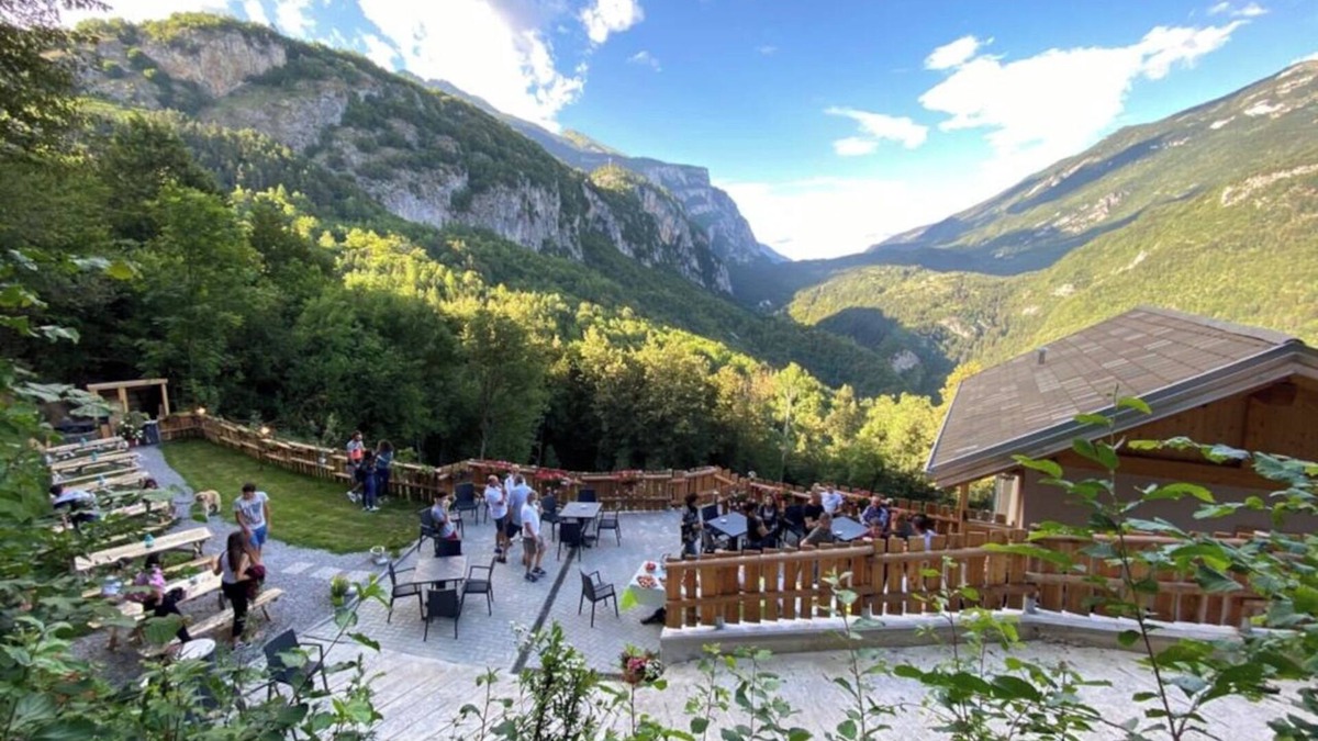 Ranzo Bed & Breakfast | Chalet Torcel rent a room