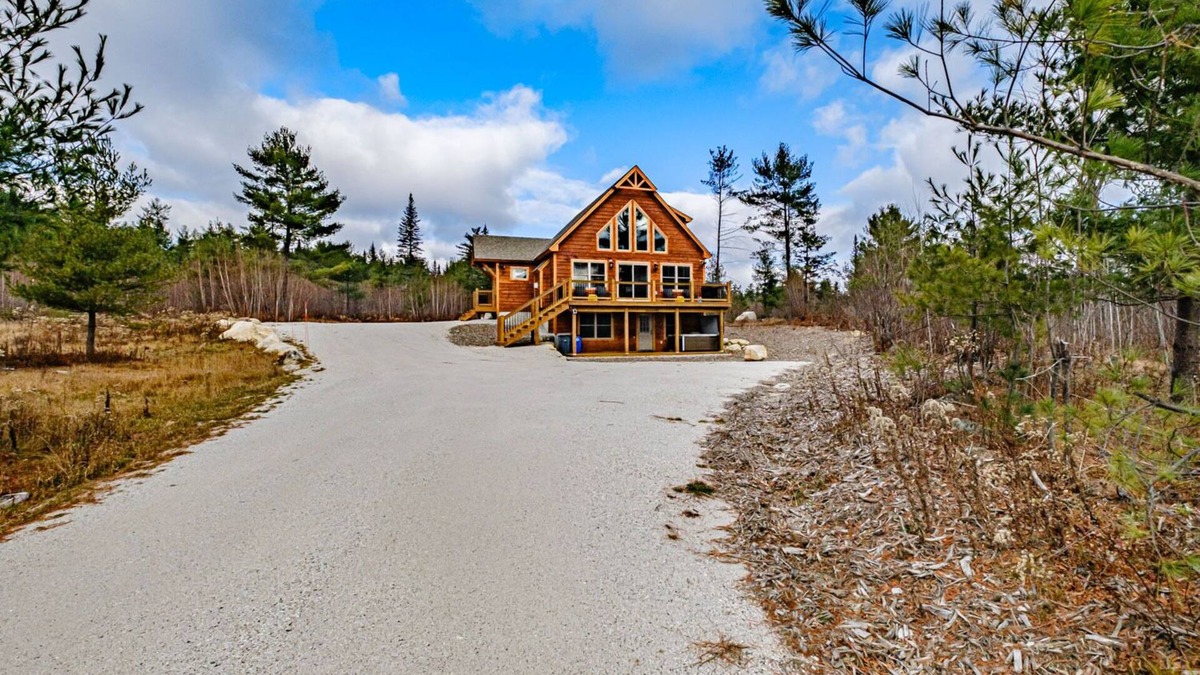 Bethel Ski Chalet | Chalet Tourmaline - Charming Newly Built Chalet