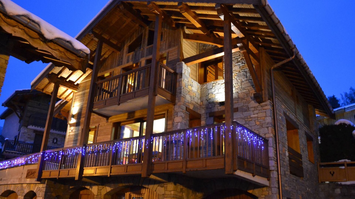 Montchavin Ski Chalet | Chalet Versoye self-catered chalet, ensuite beds, spa, boot warmer. Sleeps 12