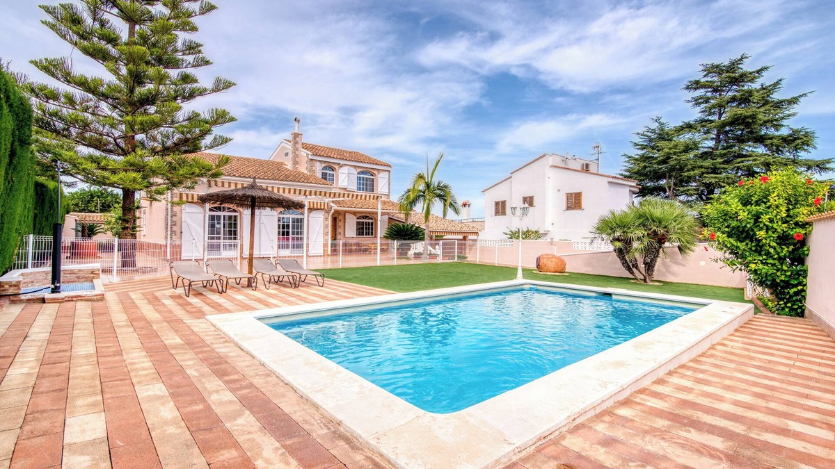 Benifayo Villa | Chalet "Villa Bonavista" with Pool and Wi-Fi