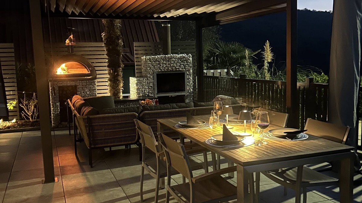 Brezzo di Bedero Ski Chalet | Chalet with a fantastic view of Lake Maggiore