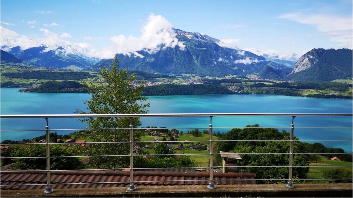 Aeschlen ob Gunten Ski Chalet | Chalet with panoramic views of the mountains of the Oberland and Lake Thun