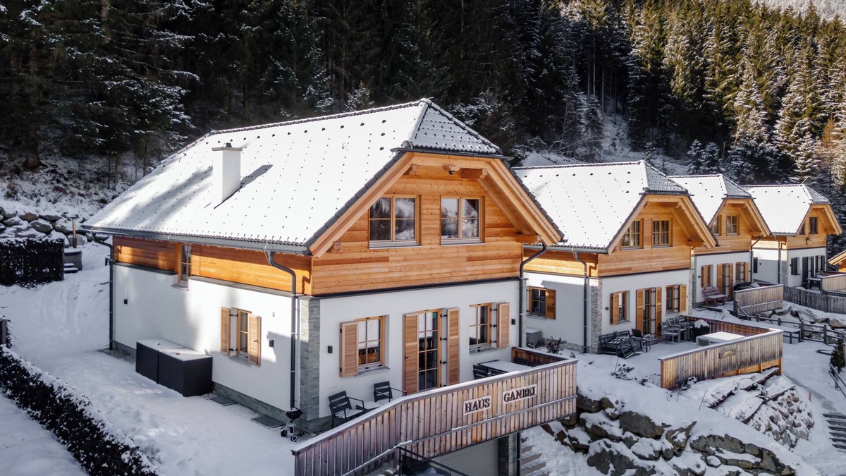 Donnersbachwald Ski Chalet | Chalet with sauna, hot tub