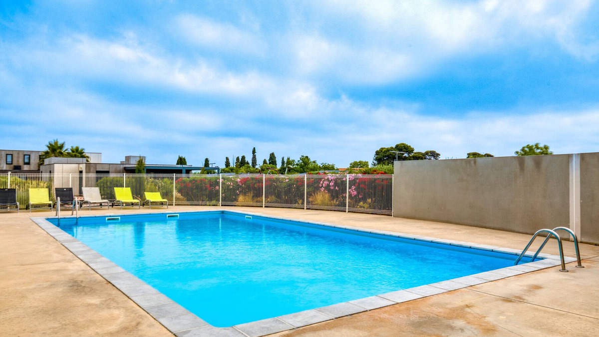 Pomerols House | Chalet with Shared Indoor Pool, Terrace and Air Conditioning - Pomérols