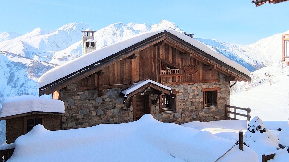 Beranger Ski Chalet | Chalet with view, sleeps 6 to 8, less than 10 minutes from the 3 Vallées slopes.