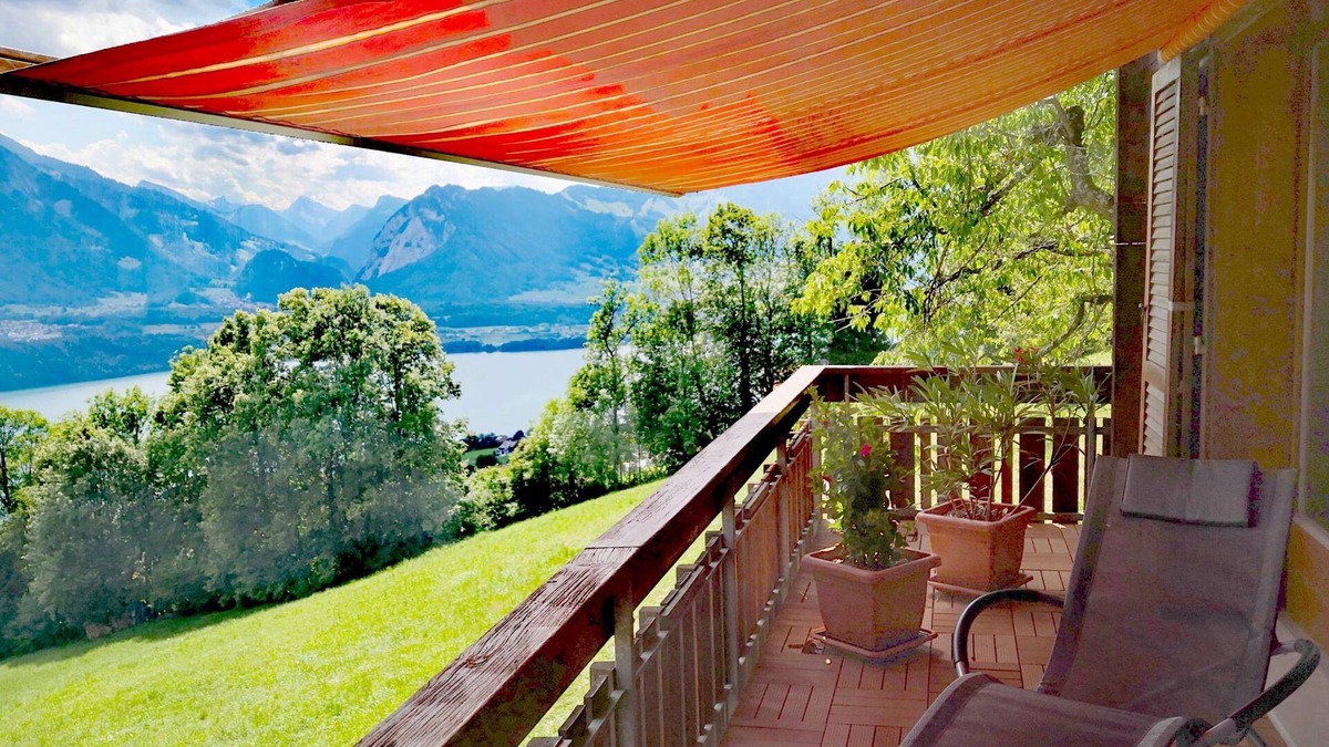 Aeschlen ob Gunten Ski Chalet | Chalet Xanadu with Alps & Lake View