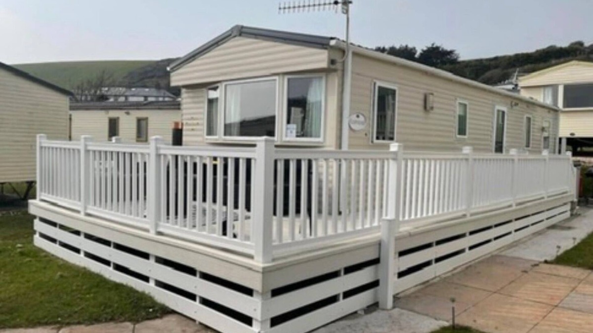 Challaborough Ski Chalet | Challaborough Bay Caravan, Sleeps 8 - Pet Friendly