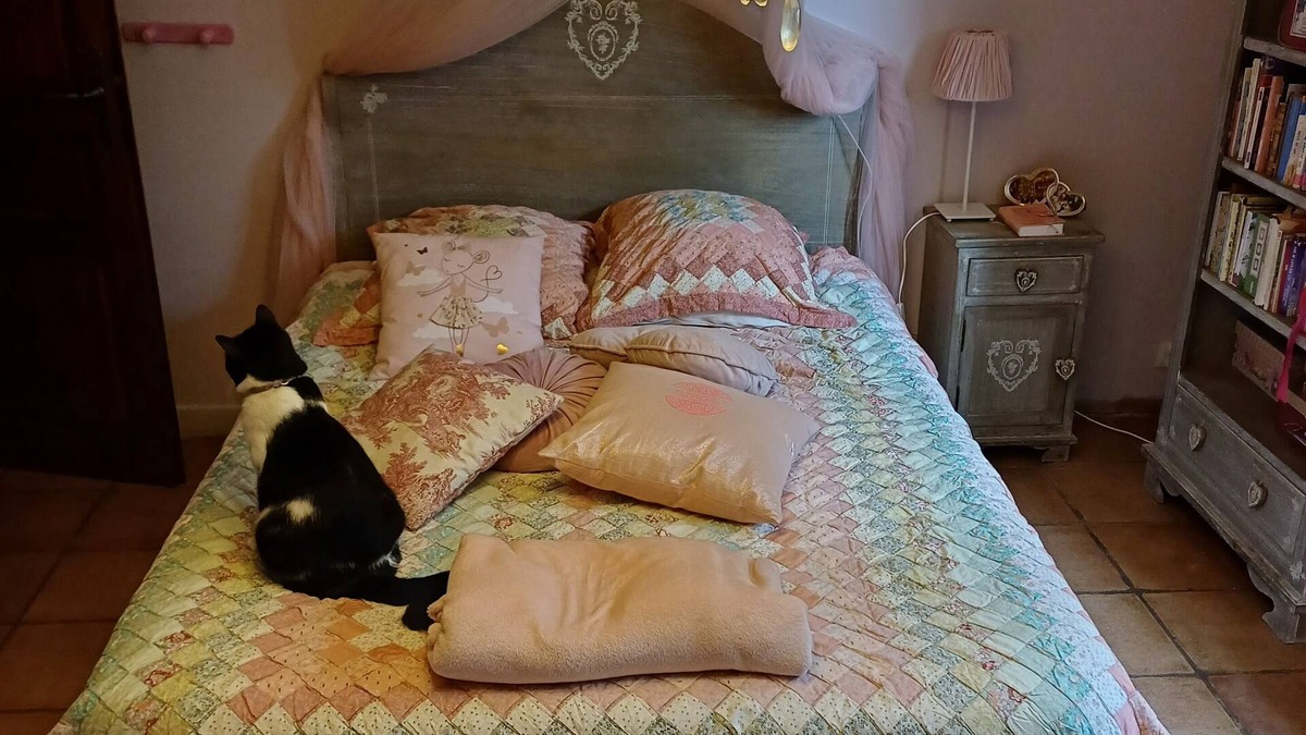 Saint-Saturnin-les-Avignon Bed & Breakfast | Chambre d 'hôte Romantique a Coté D'avignon