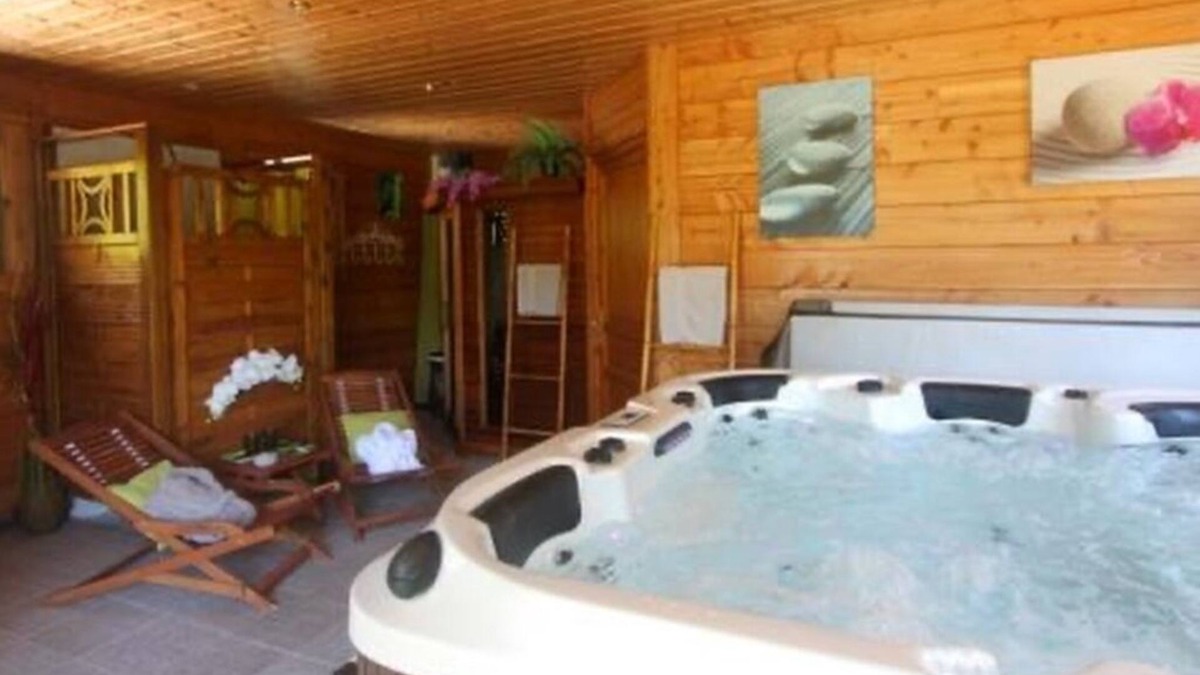 Roches Bed & Breakfast | Chambre D'hôte Dans un Domaine Avec Étangs de Pêche et Espace Bien-être