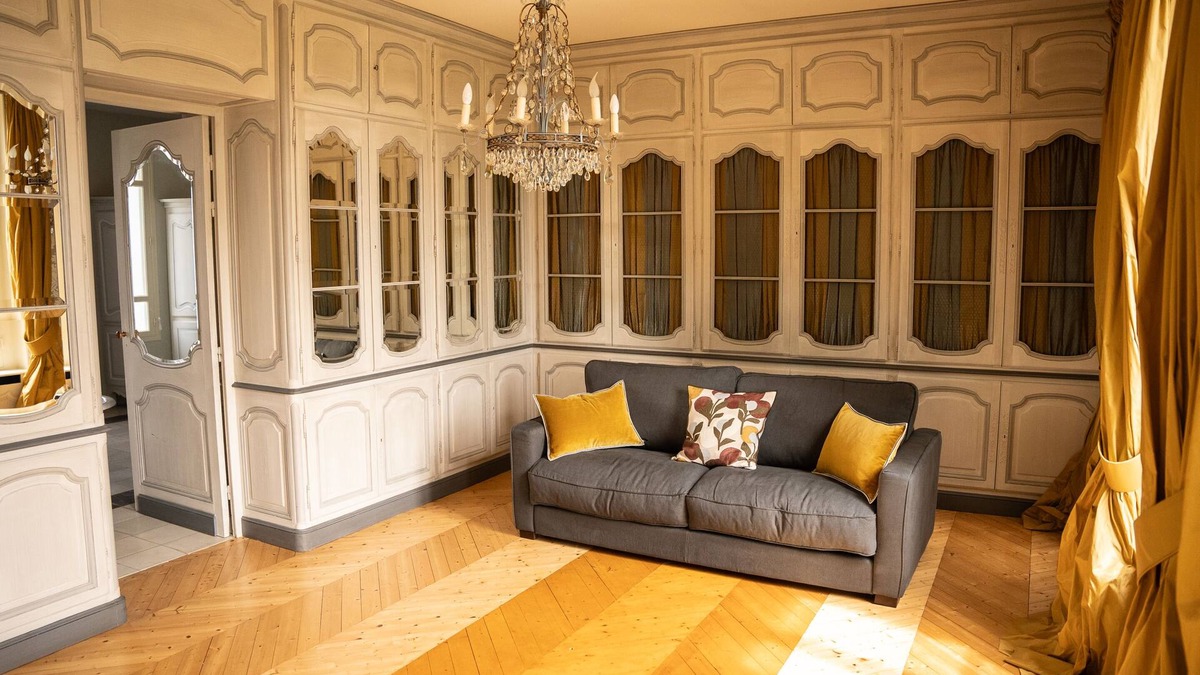 Lussac Bed & Breakfast | Chambre D'hôtes Château de Lussac