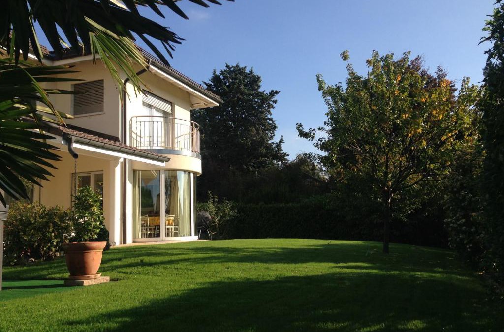Mont-sur-Rolle Bed & Breakfast | Chambre D'Hôtes Wellingtonia