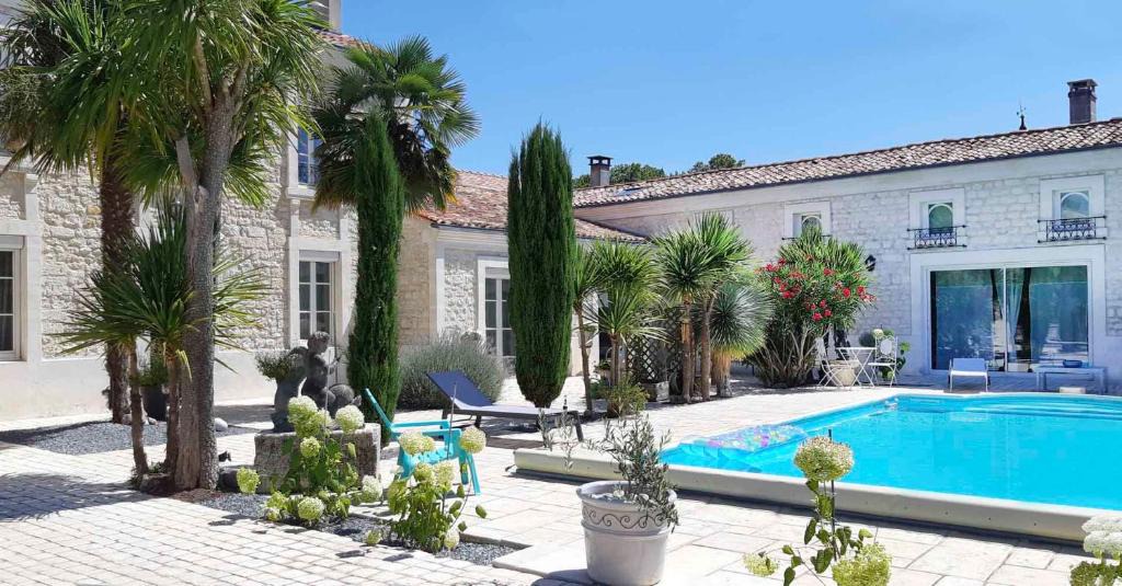 Saint-Porchaire Bed & Breakfast | Chambre d'hôtes et gîte Olympe 4 étoiles