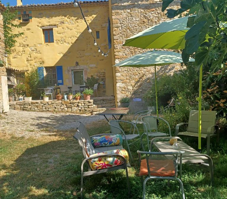 Ongles Bed & Breakfast | chambre dans ferme provençale