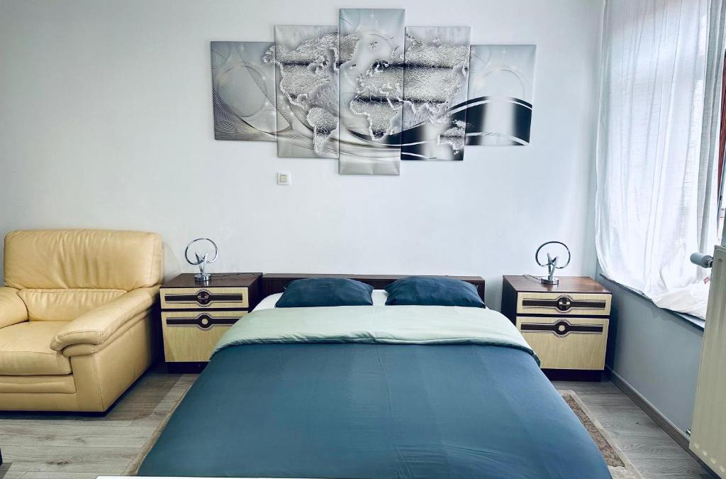 Cuesmes House | Chambre et SDD privées dans une maison partagée avec des résidents