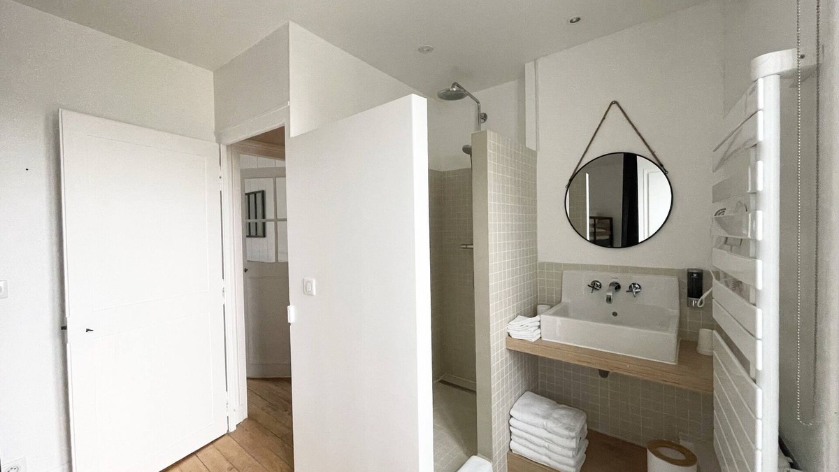 Couilly-Pont-aux-Dames Bed & Breakfast | Chambre Familiale Avec Salle de Bains Privative à 10 Minutes de Disneyland Paris