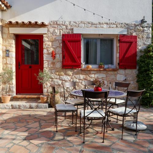 Saint-Cezaire-sur-Siagne House | Chambre d'Hôtes "Au Clos des Redonnets" avec Piscine