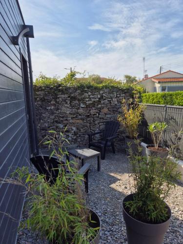 Bouguenais Bed & Breakfast | Chambre indépendante avec terrasse extérieure proche aéroport et Nantes centre