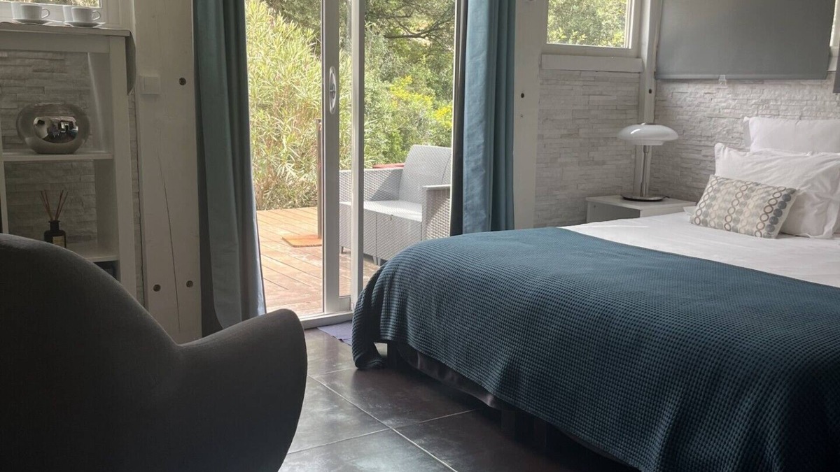 Puechabon Bed & Breakfast | Chambre "La Liquière" en Chambres D'hôtes, Piscine, Proche St Guilhem le Désert