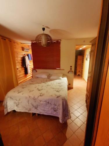 La Bollene-Vesubie Apartment | Chambre La Séquoiane Col de Turini