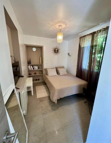 Saint-Antoine House | Chambre privé avec piscine ,parking et cuisine prive