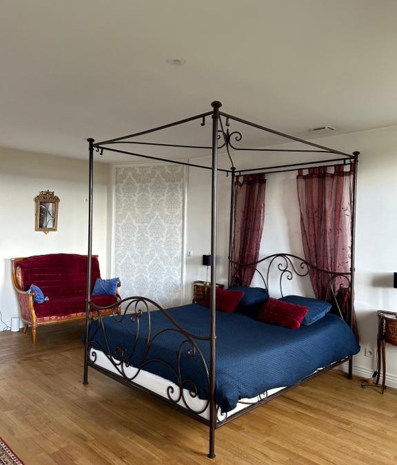 Chazemais House | chambre romantique dans le château de la Bouchatte