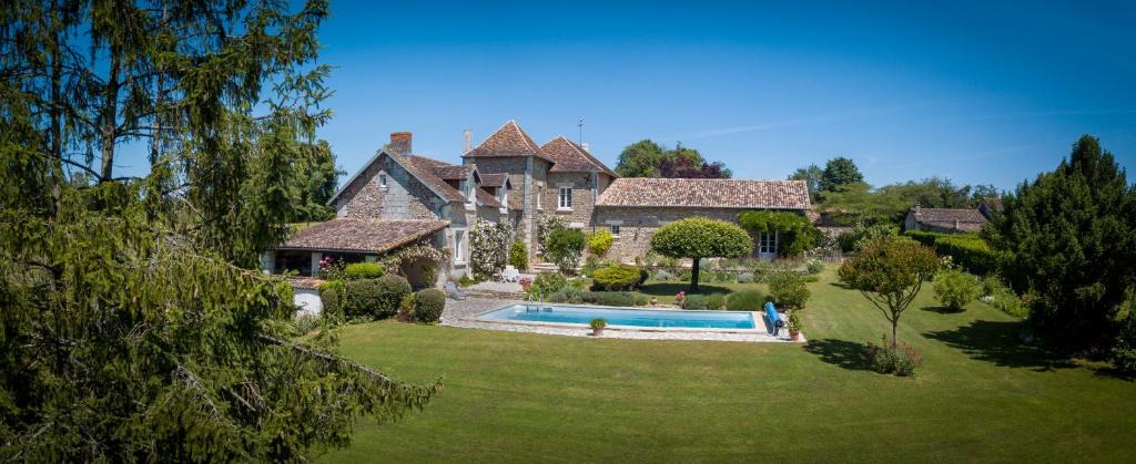 Vouneuil-sur-Vienne Bed & Breakfast | Chambres d'Hôtes La Pocterie