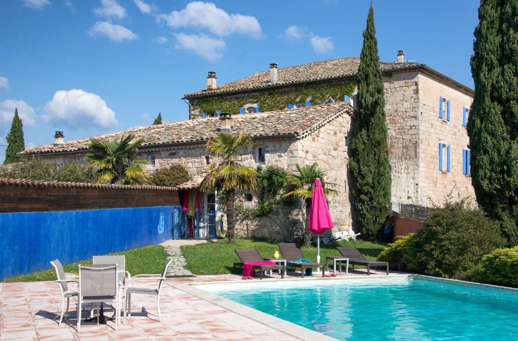 Rosieres House | Chambres d'Hôtes et Gîtes Le Mas Bleu & Spa Resort