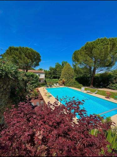 Tourtrol House | Chambres d'hôtes Naturiste Les Trois Pins