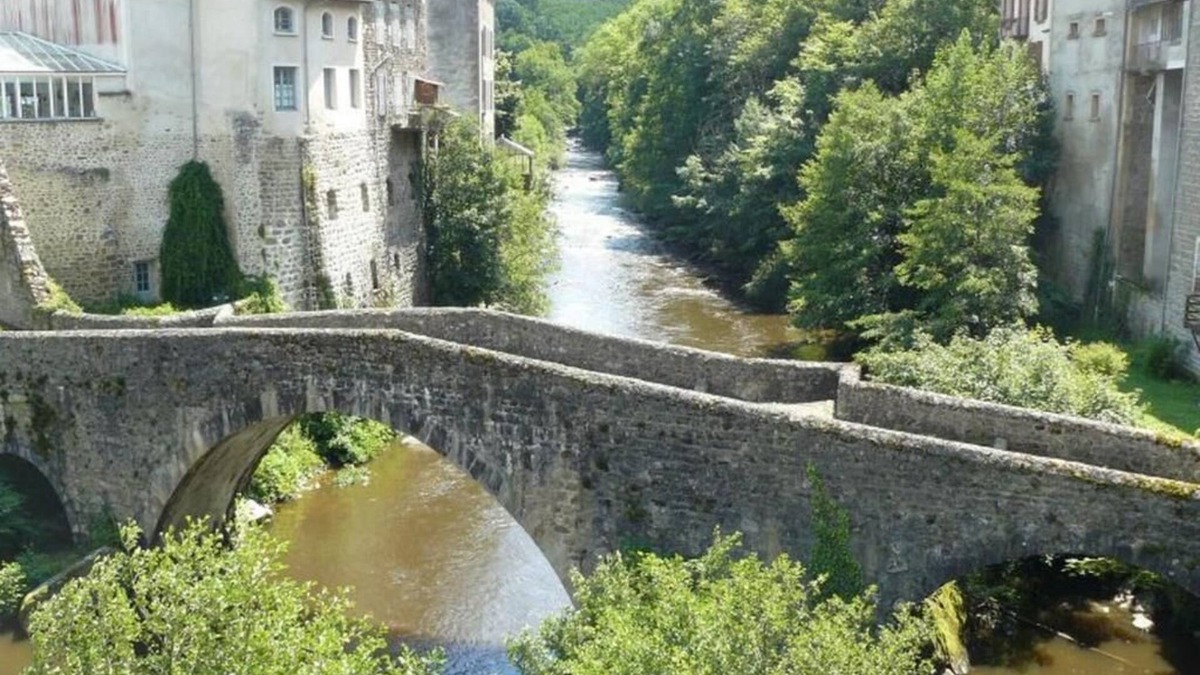 Bertignat Bed & Breakfast | Chambres d'Hotes L'Embellie