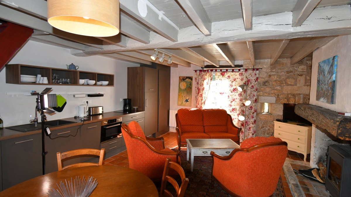 Soyaux House | Champêtre, Escaliers Antiques, Terrasse Privée