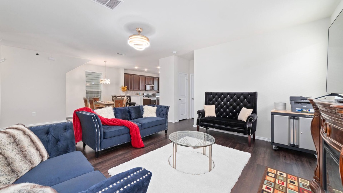 Houston House | CHAMP - Luxury Corp Housing