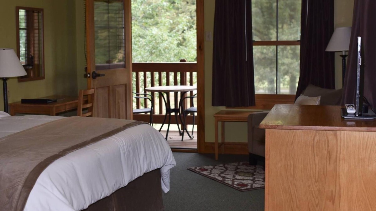 Delhi Cabin | Champions Black Bear Lodge