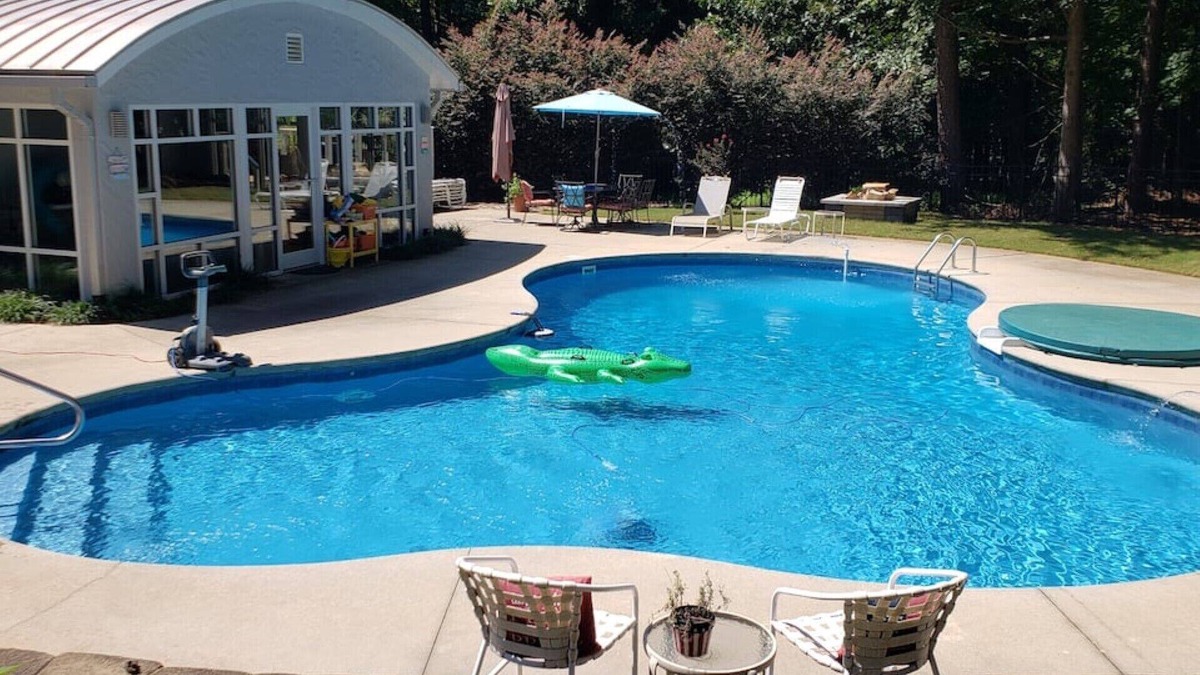Raleigh Apartment | Changes In Latitudes Pool & Apartment Raleigh NC.