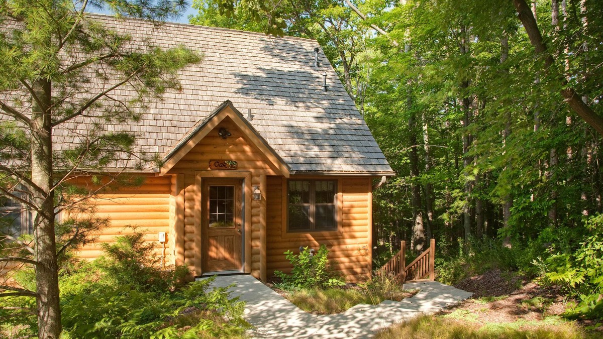 Sturgeon Bay Bed & Breakfast | Chanticleer Cabins
