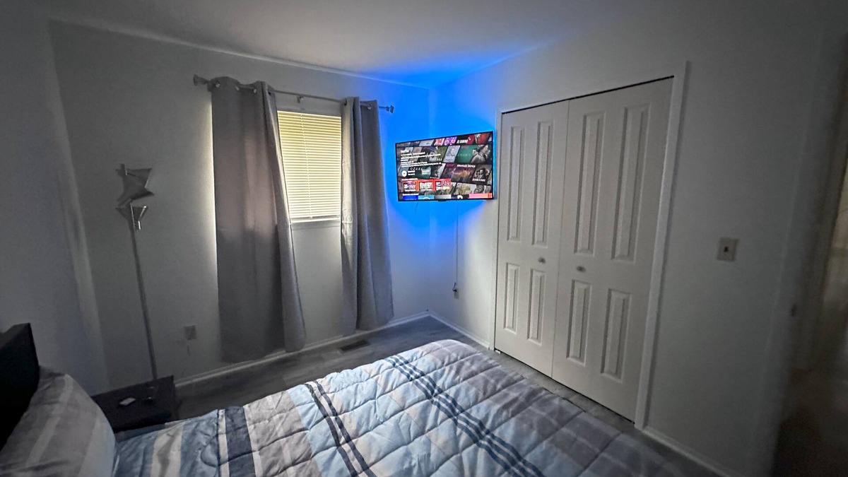 Belleville Apartment | Charming Retreat Near Belleville Lake – Cozy Home with Spacious Backyard