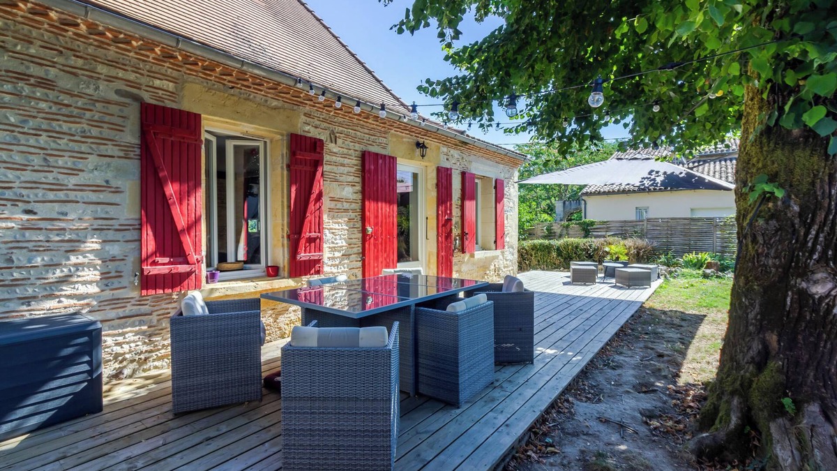 Saint-Nazaire House | Characterful House with Garden, Stunning View of the Dordogne
