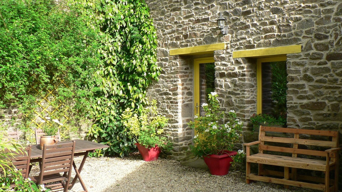 Saint-Helen Cottage | Character cottage between Dinan and St Malo. Quiet, close to tourist sites