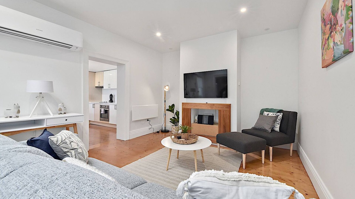 Launceston CBD Cottage | Character cottage on CBD fringe