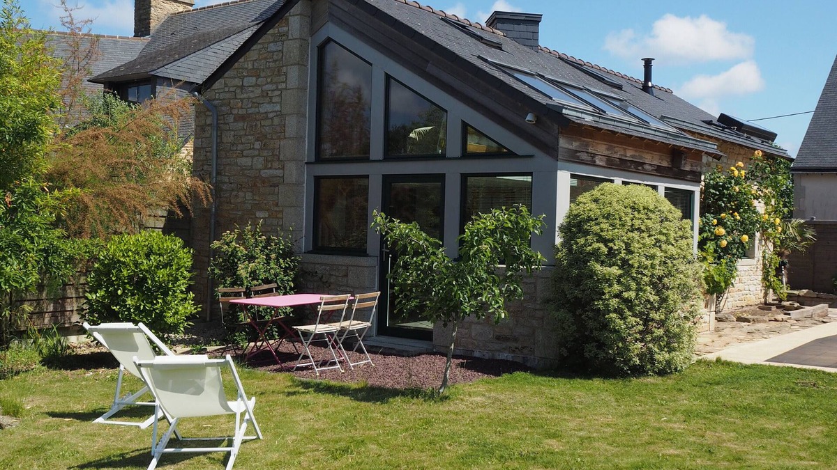 Sene Cottage | Character cottage, view of the Gulf of Morbihan, beach 150m, Vannes 10mn