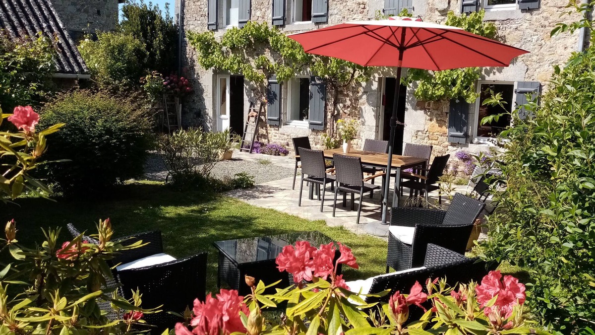 Montmartin-sur-Mer House | Character house in a walled garden and sunny