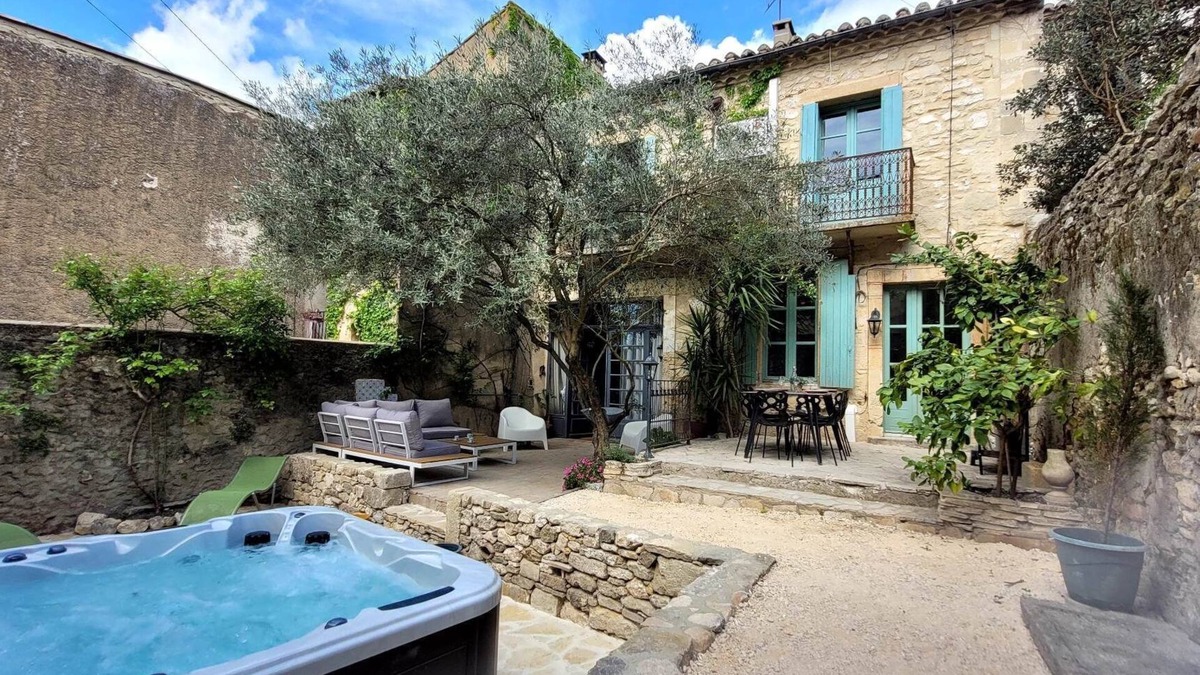Sagries House | Character house combining tradition and modernity with jacuzzi on the outskirts of Uzès