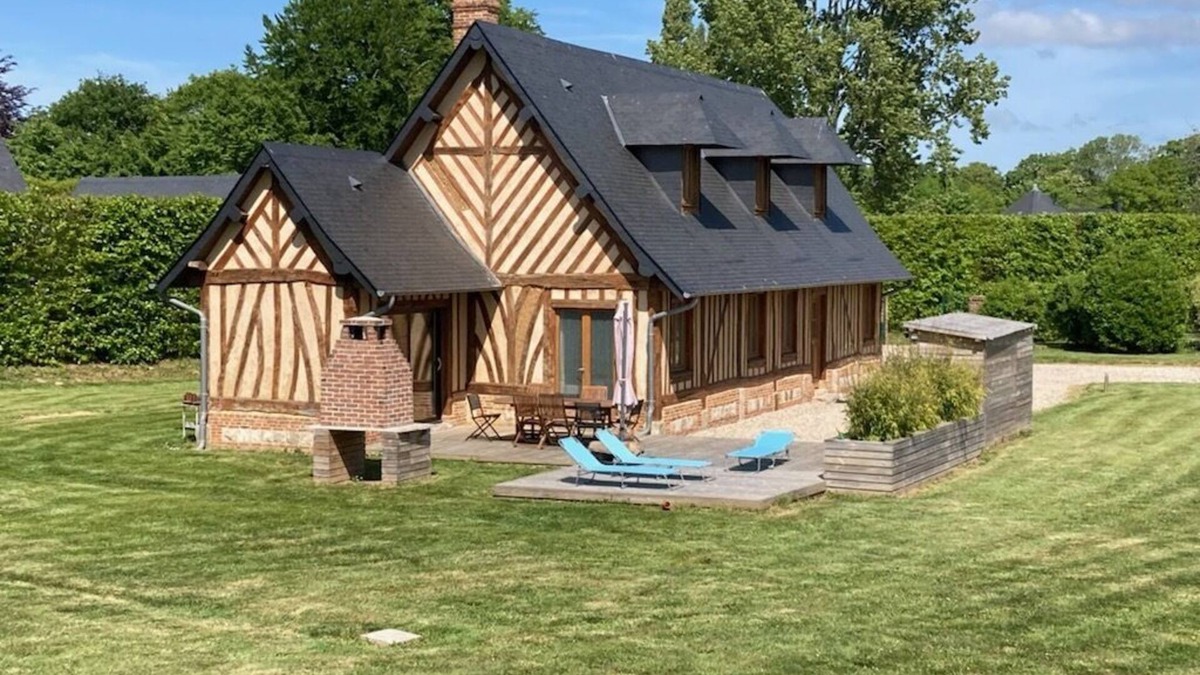 Houdetot House | Character house with fireplace for your well-being