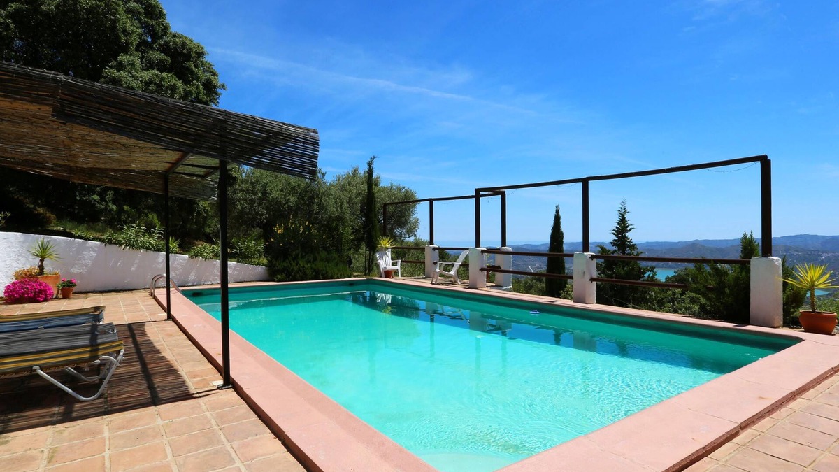 Alcaucin Villa | Characterful stylish Andalucian Cortijo - huge pool and panoramic lake/sea views