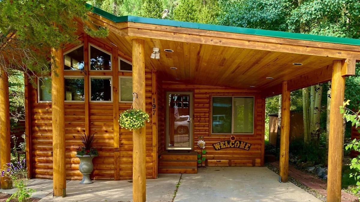 Braddock Hill Ski Chalet | "Chardonnay Chalet" Nestled up to National Forest