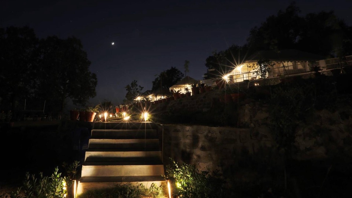 Lansdowne Hotel | Charekh Food & Forest Resort