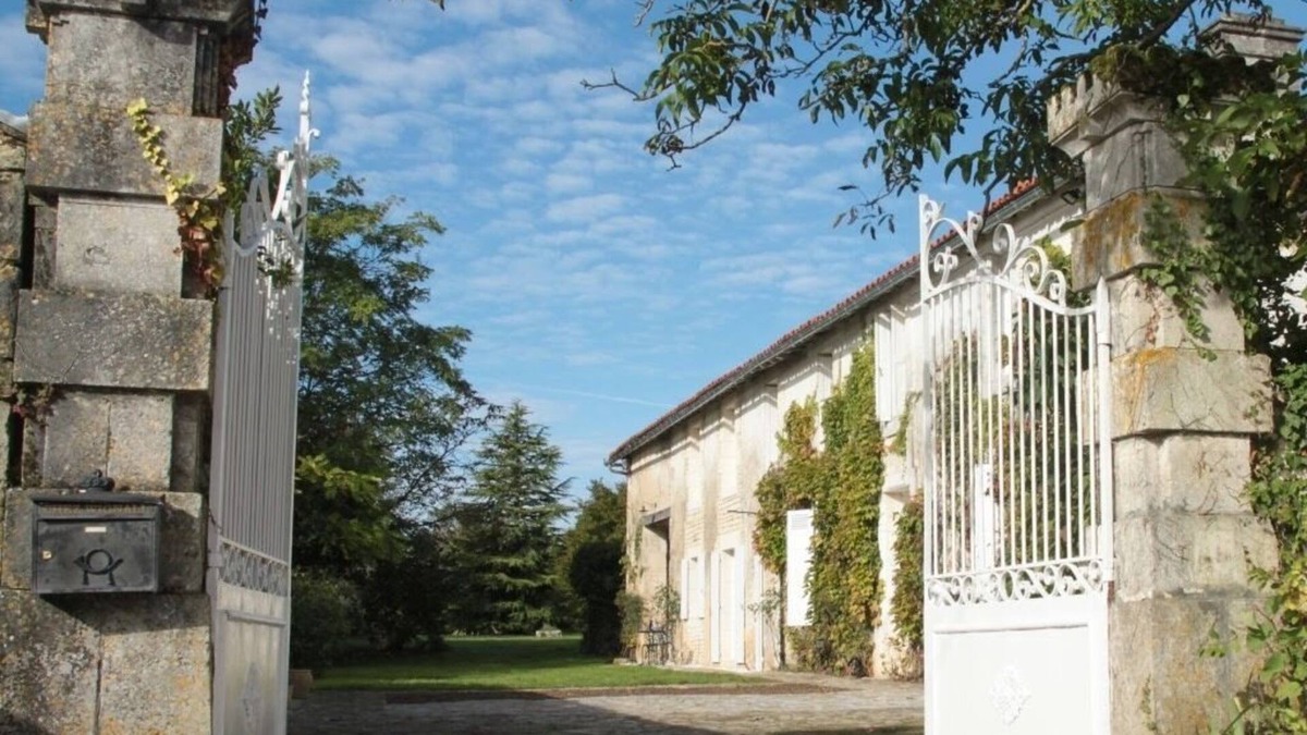 Barbezieres Villa | Charente Villa Private Courtyard Pool and Enclosed Mature Gardens