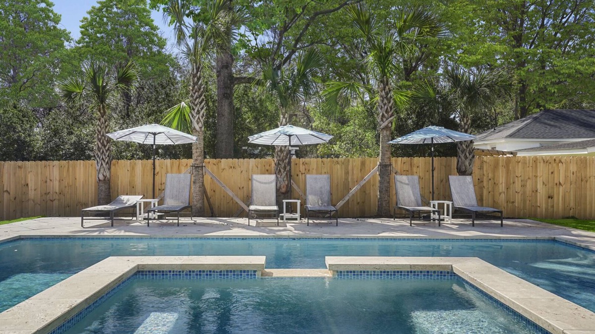 Charleston House | Charleston Beaches Pool Heated Spa 2 King Suites