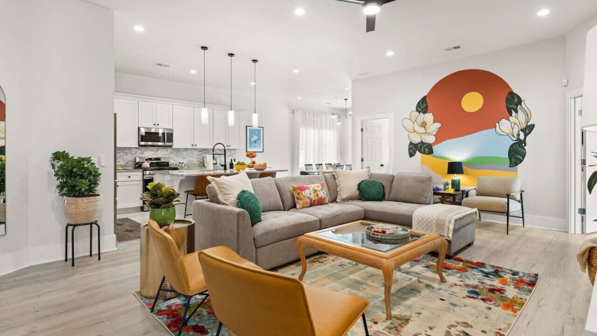 Cordesville Apartment | Charleston-themed House for 10!
